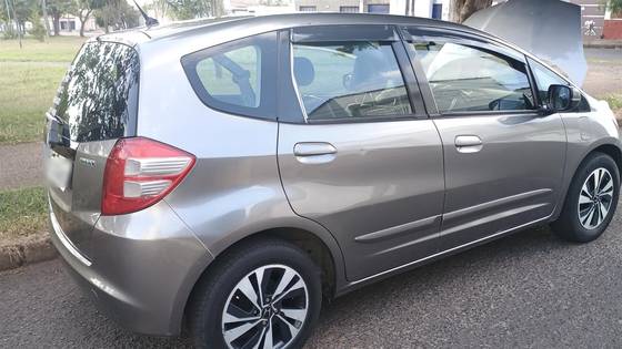 HONDA FIT 1.4 LX 16V FLEX 4P MANUAL HONDA FIT 1.4 LX 16V FLEX 4P MANUAL